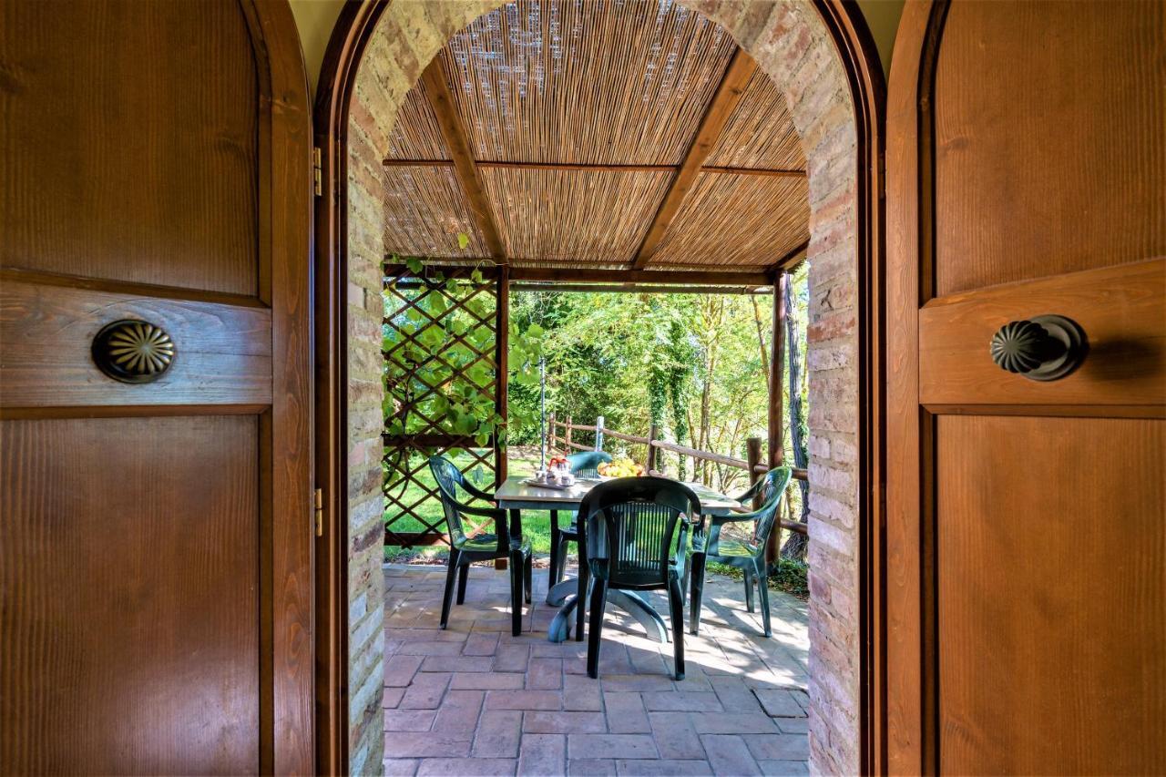 Borgo Il Villino Guest House กาโซเล เดลซา ภายนอก รูปภาพ